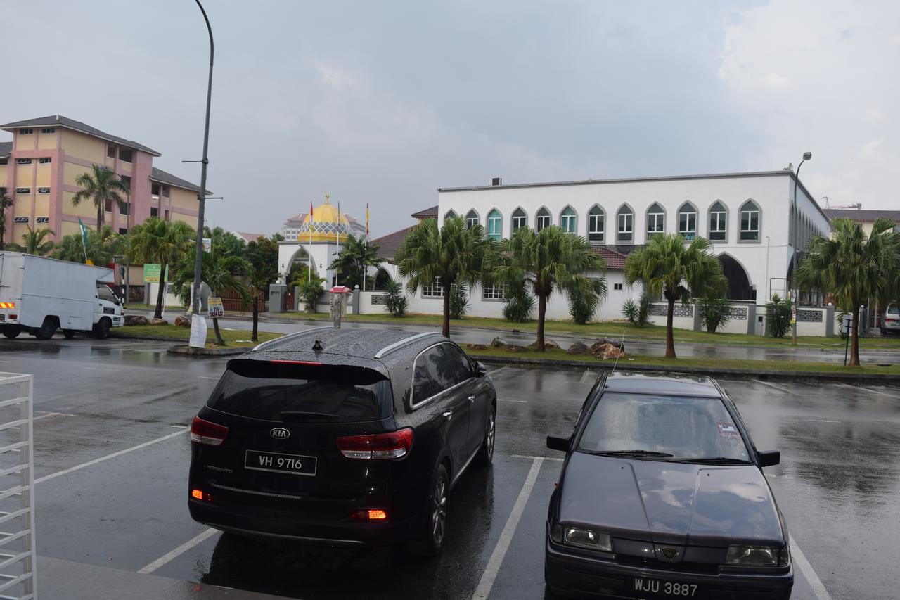 S Rose Hotel Sepang Exterior photo