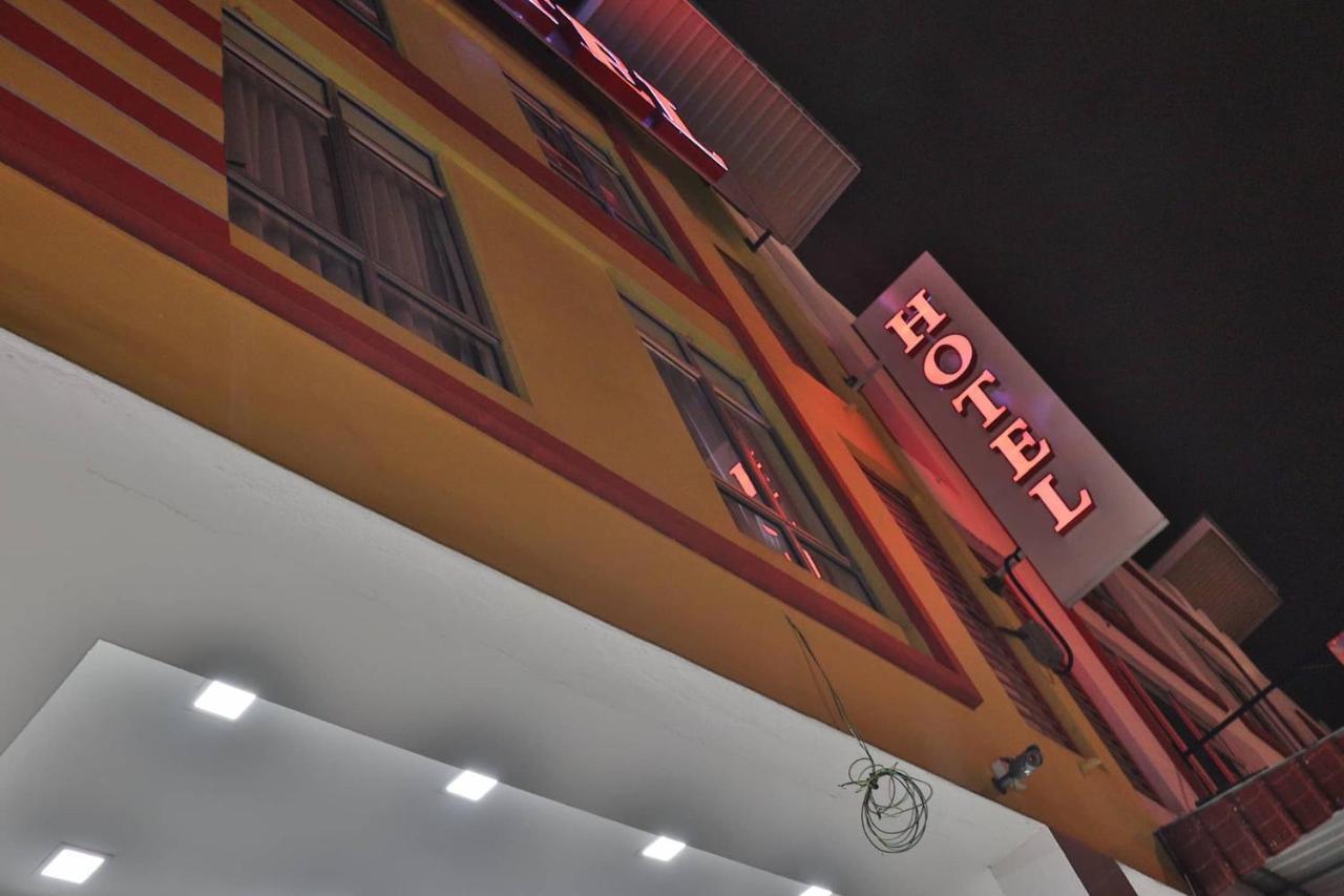 S Rose Hotel Sepang Exterior photo